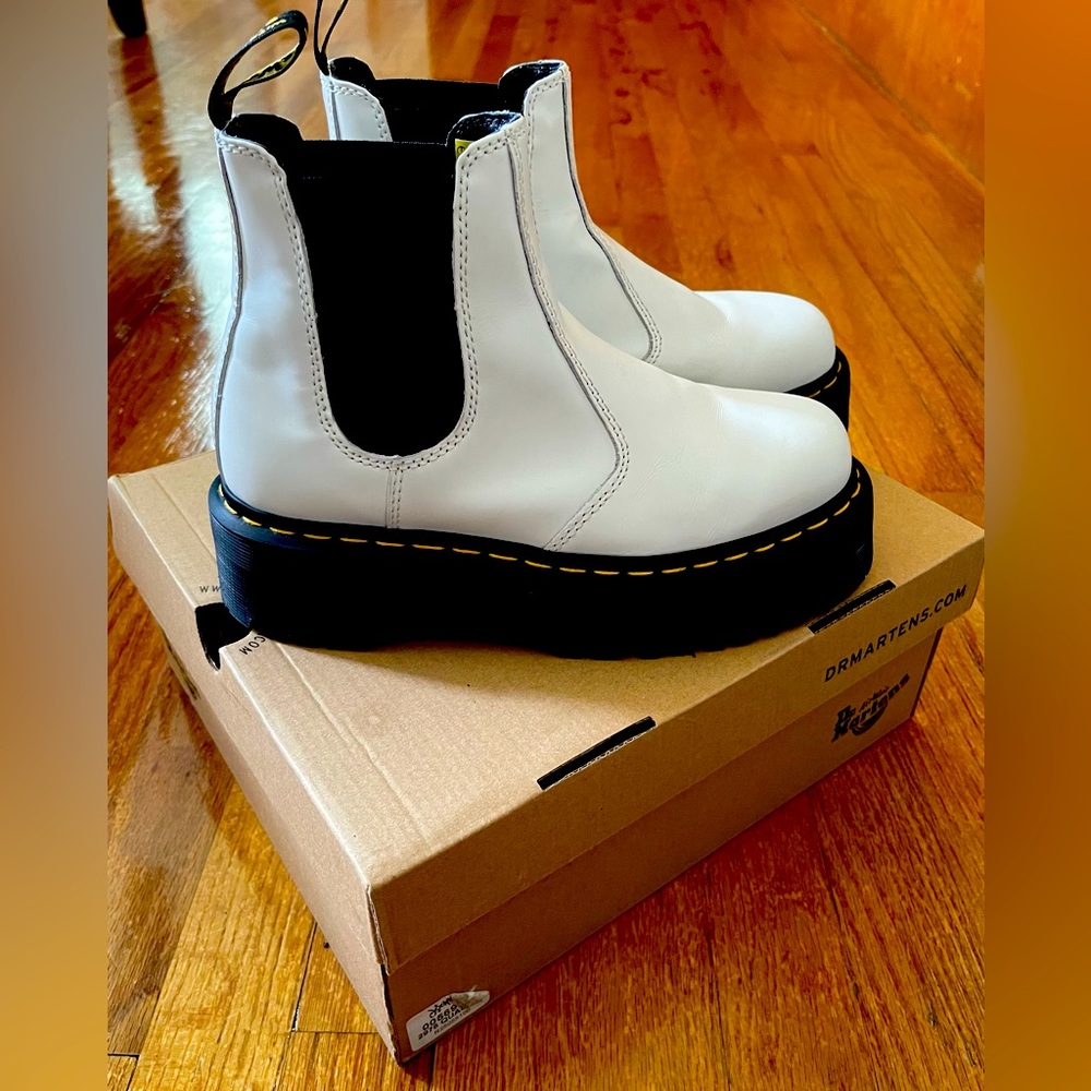 Dr. Martens White Quad Retro (platform)             size: women’s 6/men’s 7